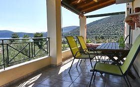 Pavlos' Cottage With Beach View