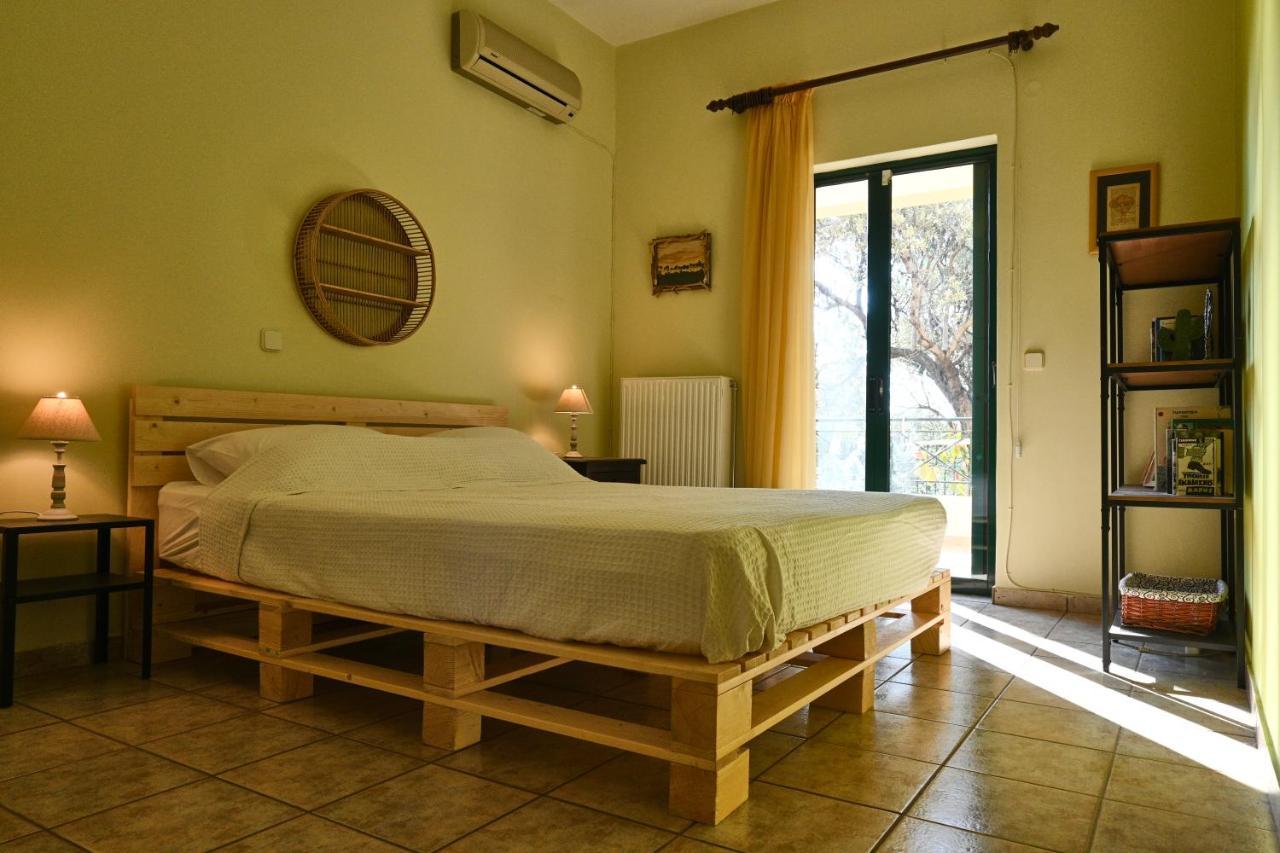 Pavlos' Cottage With Beach View Kórfos Exterior foto